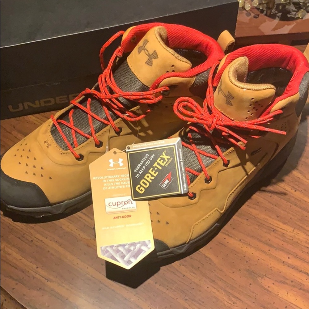 UA TABOR RIDGE LTHR BOOTS